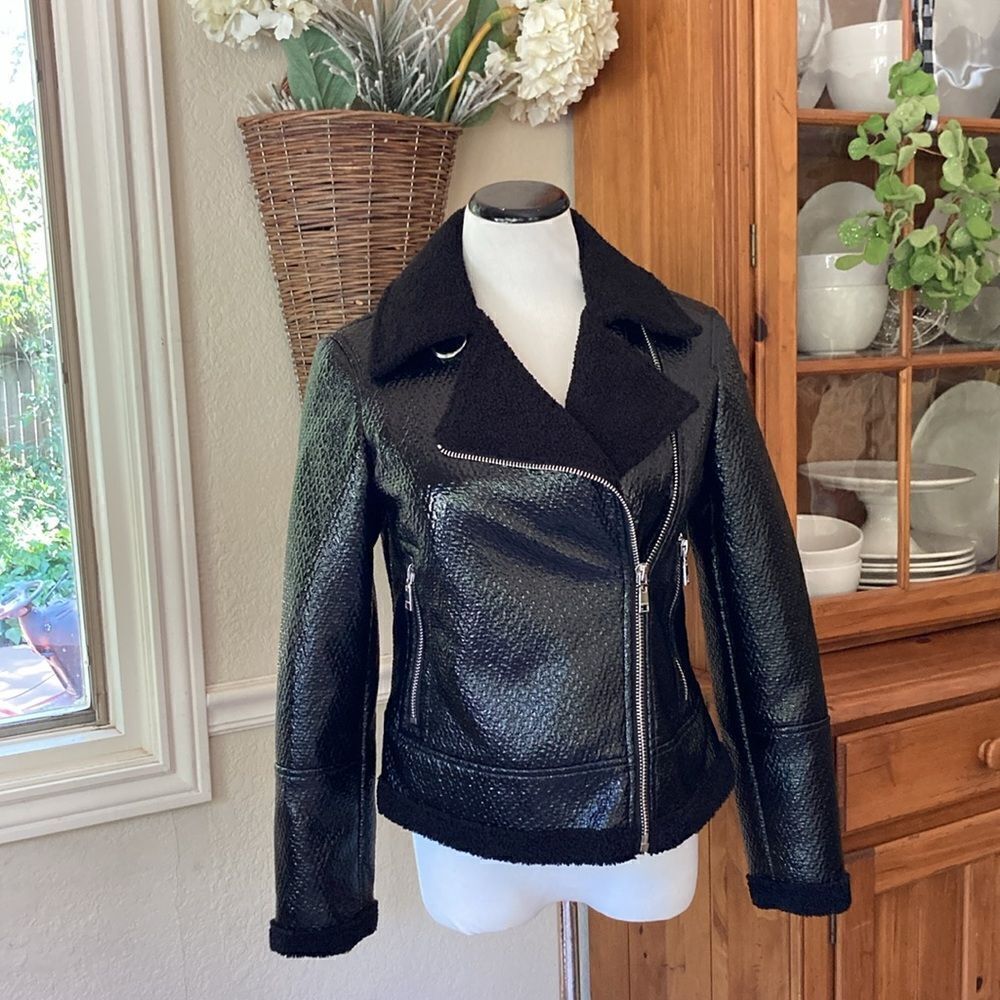 Tommy Hilfiger Black Faux Patent Leather Sherpa Lined Motto Jacket Size XS